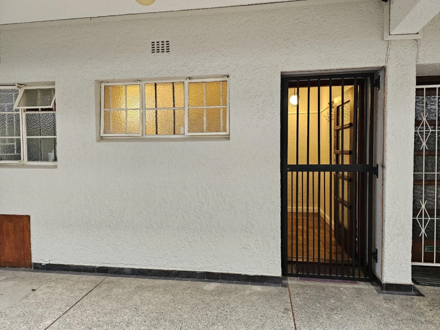 To Let 1 Bedroom Property for Rent in Gardens Western Cape